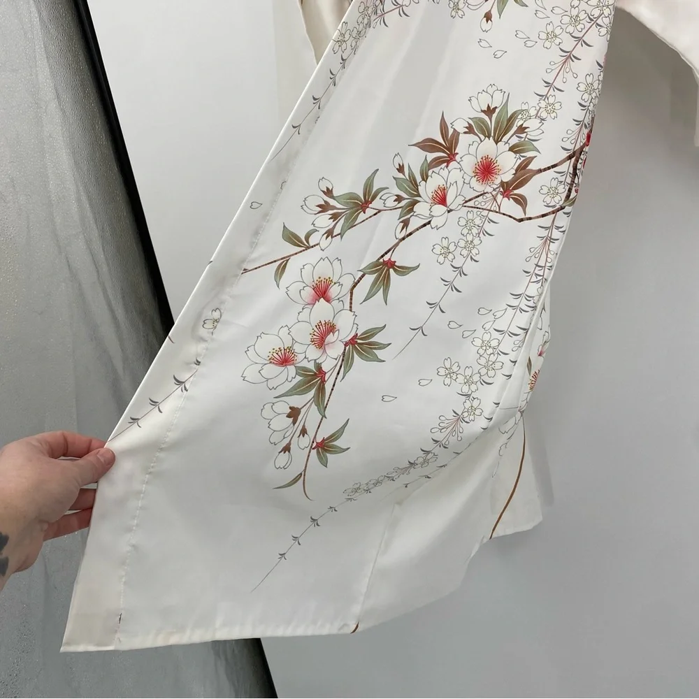 Vintage Kimono Women One Size Japanese White Poly Floral Coverup Asian Botanical - Picture 6 of 11